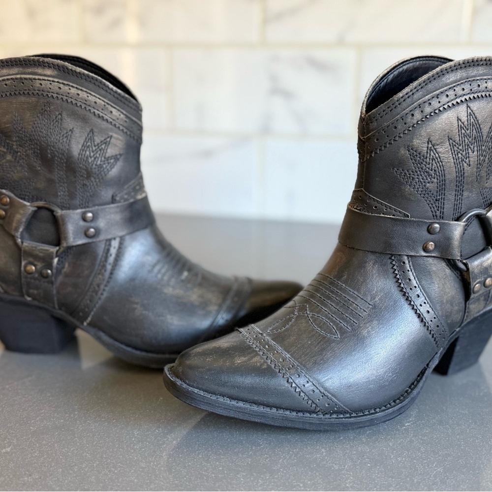 Dingo Women's Black Western Ankle Boots